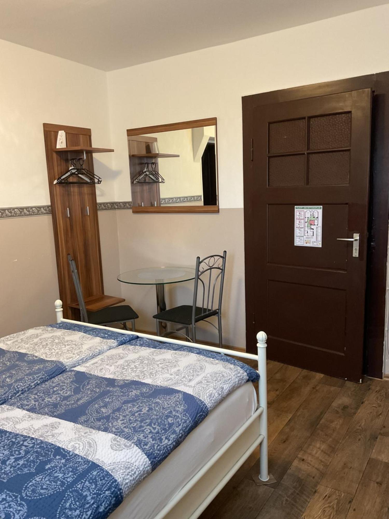 Pension&Hostel Anna - Monteurzimmer Münih Dış mekan fotoğraf